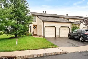 621 Almond Ct, Raritan Township, NJ 08822 - Photo 1