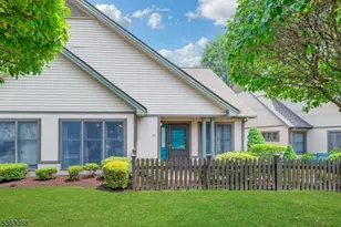 31 Park Edge, Berkeley Heights Township, NJ 07922 - Photo 1