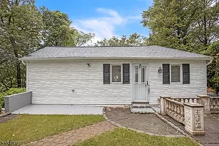 6 Redmans Dr, Jefferson Township, NJ 07438 - Photo 1