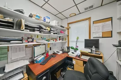 11 Vernon Ave, Hamburg, NJ 07419 - Photo 9