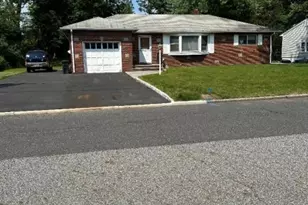 33 Jerome Pl, Wayne, NJ 07470 - Photo 1