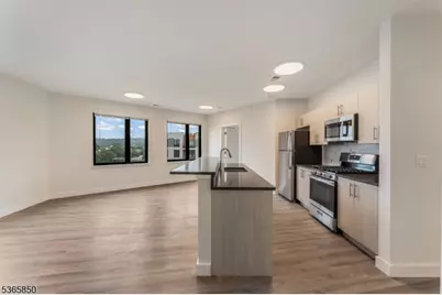 72 S Essex Ave #518, Orange, NJ 07050 - Photo 3