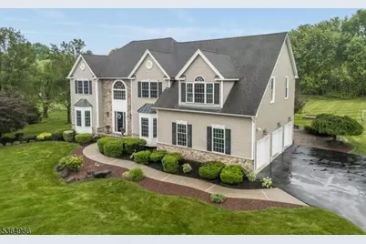 16 Plaza Rd, Lopatcong Township, NJ 08865 - Photo 1