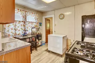 10-12 Medbourne Ave, Irvington, NJ 07111 - Photo 5