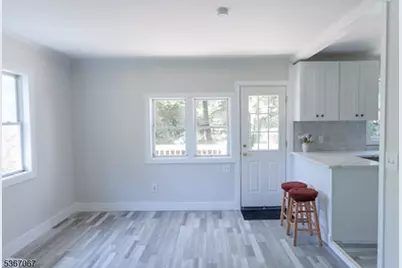 4 Bear Pond Trl, Hopatcong, NJ 07821 - Photo 5