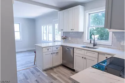 4 Bear Pond Trl, Hopatcong, NJ 07821 - Photo 7