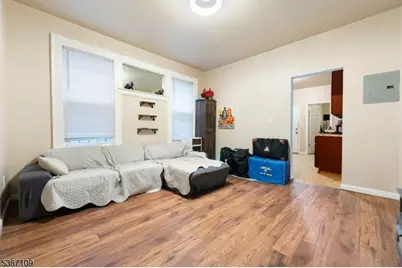 78 Willoughby St, Newark, NJ 07112 - Photo 5