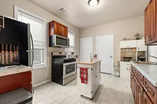 78 Willoughby St, Newark, NJ 07112 - Photo 17