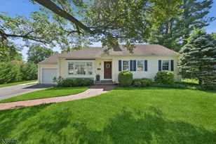 5 Country Ln, Mendham, NJ 07945 - Photo 1