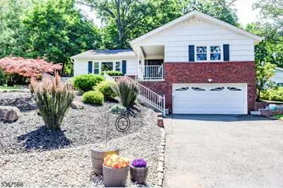 4 Parkway East, Caldwell, NJ 07006 - Photo 1