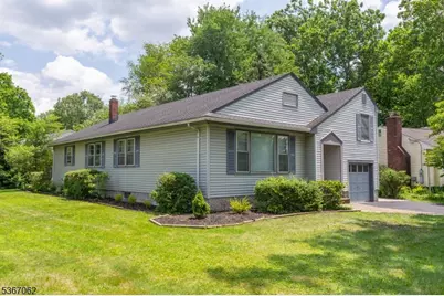 126 Hickson Dr, New Providence, NJ 07974 - Photo 1