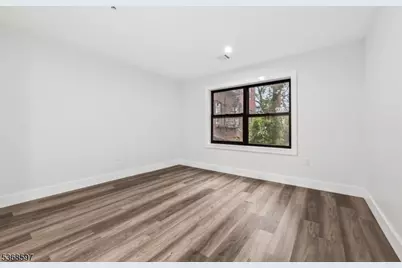 180 Carroll St, Paterson, NJ 07501 - Photo 25