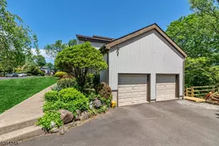 81 Columbus Ave, Totowa, NJ 07512 - Photo 35