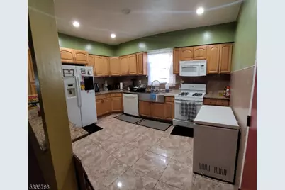 6 Emerson St, East Orange, NJ 07018 - Photo 3