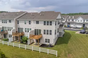 601 Charleston Dr, Monroe Township, NJ 08831 - Photo 5