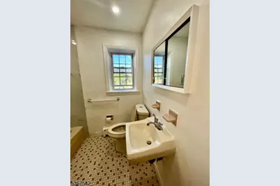 565 Grove St #B12, Clifton, NJ 07013 - Photo 9