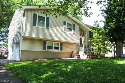 10 Carson Rd, Mount Olive, NJ 07828 - Photo 1