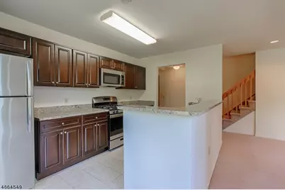 1000 Gates Court #1047, Parsippany, NJ 07950 - Photo 5