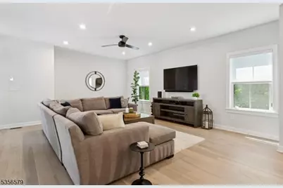 44 Willow Lane, Parsippany, NJ 07054 - Photo 9