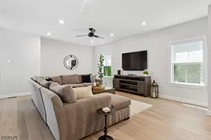 44 Willow Ln, Parsippany, NJ 07054 - Photo 9