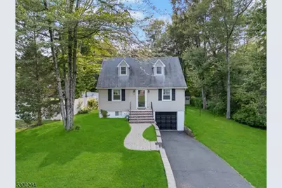 86 Lackawanna Blvd, Long Hill Township, NJ 07933 - Photo 1