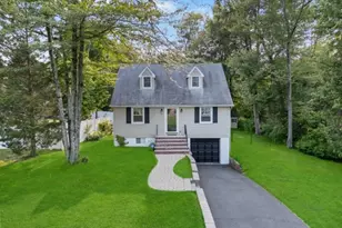 86 Lackawanna Blvd, Long Hill Township, NJ 07933 - Photo 1