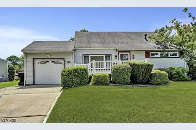 83 Longfellow Dr #1, Woodbridge Township, NJ 07067 - Photo 1