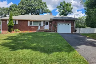 40 Crestmont Rd, Little Falls Township, NJ 07424 - Photo 1