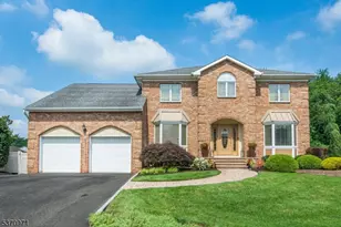 14 Winfield Ct, Fairfield, NJ 07004 - Photo 1