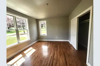 81 Belview Rd, Lopatcong Township, NJ 08865 - Photo 7