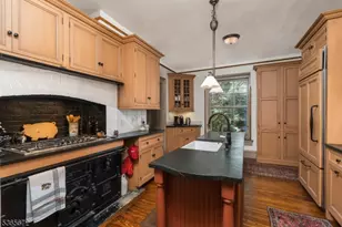 1 Robins Ln, Kinnelon, NJ 07405 - Photo 9