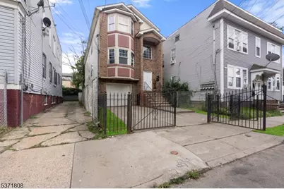 56 Willoughby St, Newark, NJ 07112 - Photo 1