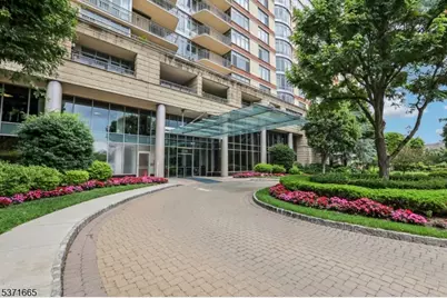 8100 River Rd #613, North Bergen, NJ 07047 - Photo 1