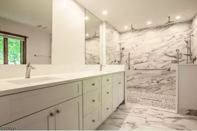 19 Reynolds Ave, Parsippany, NJ 07054 - Photo 7