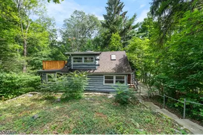 47 Twin Oaks Trl, West Milford, NJ 07421 - Photo 1