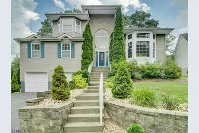 3 Eliot Ct, Roxbury Township, NJ 07852 - Photo 1