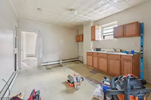 405 N 8th St, Prospect Park, NJ 07508 - Photo 21