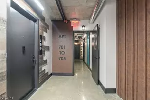 65 McWhorter, Newark, NJ 07105 - Photo 25