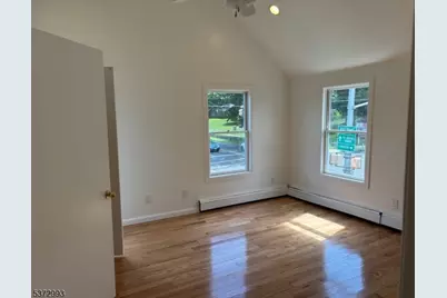 27 Roseland Ave, Roseland, NJ 07068 - Photo 7