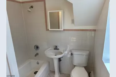 27 Roseland Ave, Roseland, NJ 07068 - Photo 13