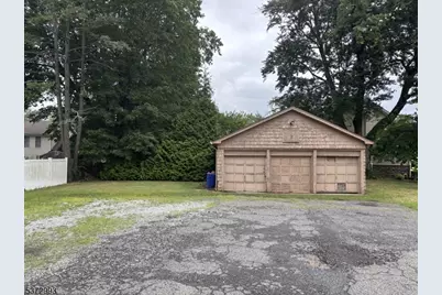 27 Roseland Ave, Roseland, NJ 07068 - Photo 15