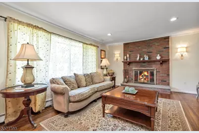 1466 Lamberts Mill Rd, Scotch Plains Township, NJ 07076 - Photo 5