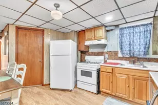 29 Dover St, Paterson, NJ 07501 - Photo 9