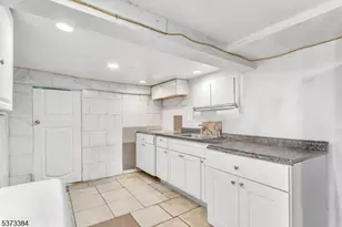 29 Dover St, Paterson, NJ 07501 - Photo 23