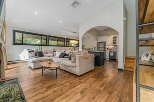 32 Hillside Ct, Union Township, NJ 08809 - Photo 1