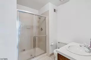 19 Guenevere Way Ondo, Berkeley Heights Township, NJ 07922 - Photo 7