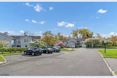 19 Guenevere Way Ondo, Berkeley Heights Township, NJ 07922 - Photo 3