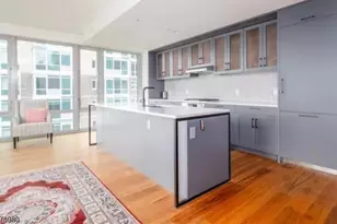 2 Shore Ln, Jersey City, NJ 07310 - Photo 19