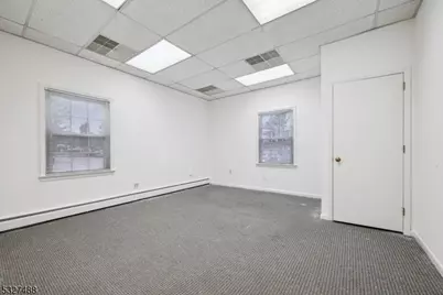 10 Shawnee Dr, Watchung, NJ 07069 - Photo 7