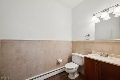 10 Shawnee Dr, Watchung, NJ 07069 - Photo 9